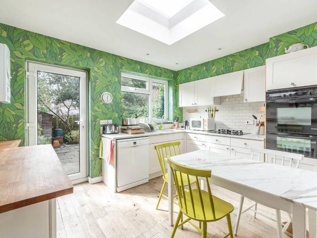 3 Bedrooms House for Rent in Braybrook Street | Foxtons