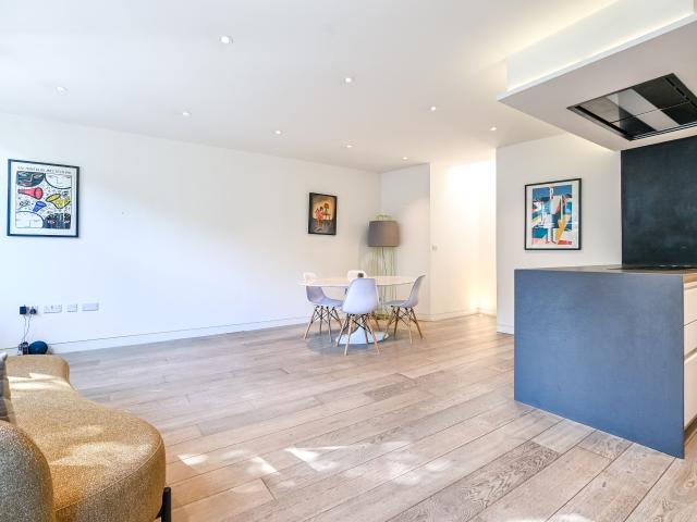 3 Bedrooms House for Rent in Cloudesley Road | Foxtons