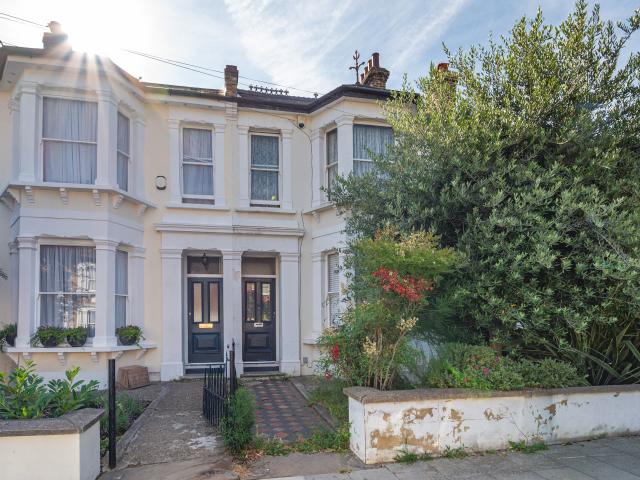 3 Bedrooms House for Rent in Dunstans Road | Foxtons