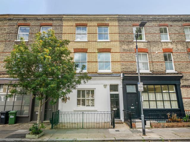 3 Bedrooms House for Rent in Dalling Road | Foxtons