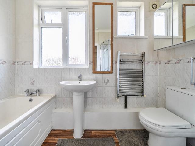 3 Bedrooms House for Rent in Lionel Road North | Foxtons
