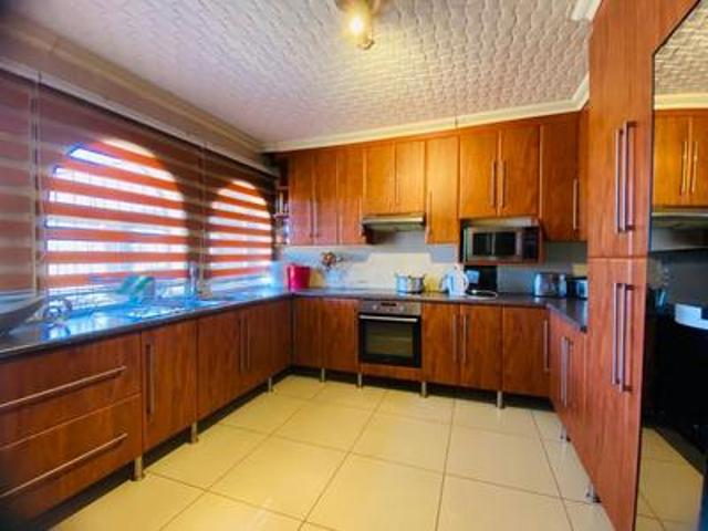 3 bedrooms house for rent in waldrif.