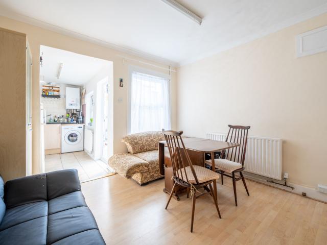 3 Bedrooms House for Rent in Wallis Cottages | Foxtons