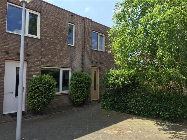 3 bedrooms House Surface Area: 90m2 Unfurnished