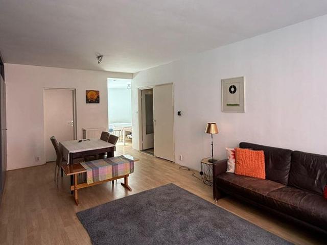 3 bedrooms House Surface Area: 100m2 Furnished