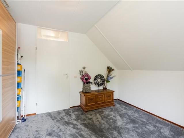 3 bedrooms House Surface Area: 133m2 Furnishings: Bare