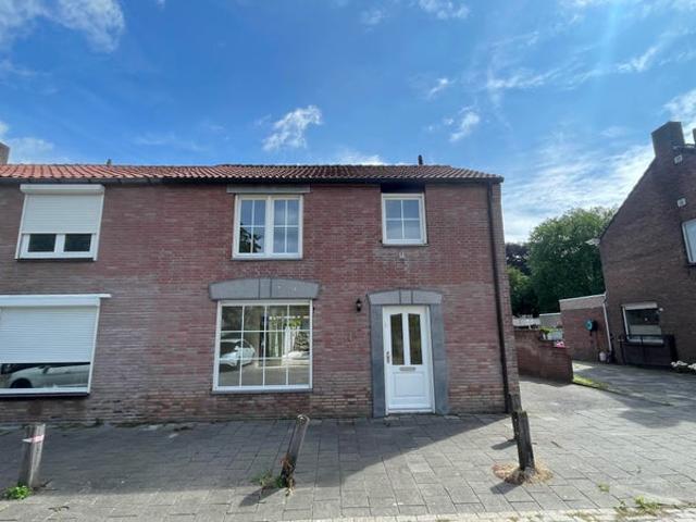 3 bedrooms House Surface Area: 150m2 Unfurnished