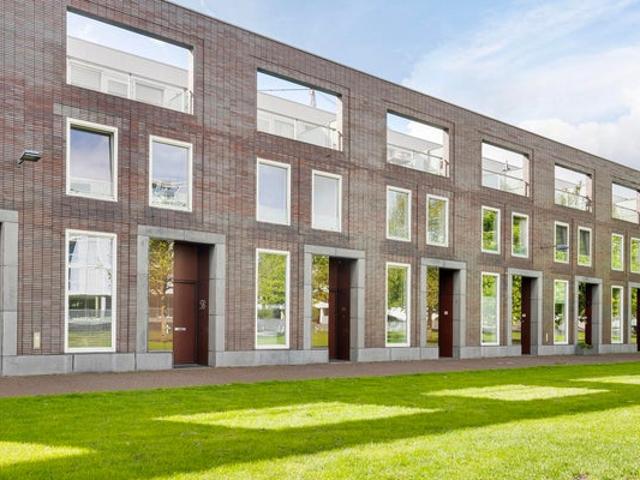 3 bedrooms House Surface Area: 168m2 Unfurnished Available from: 2027 01 01