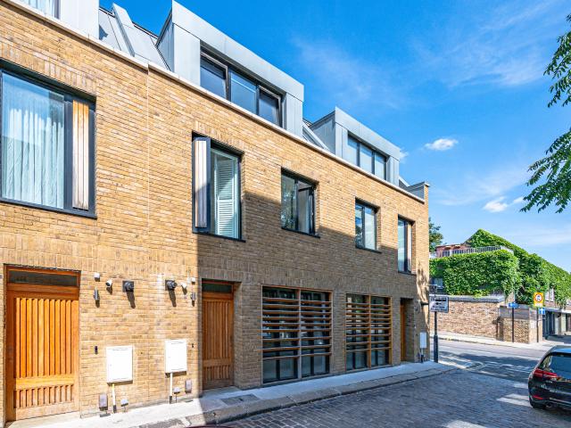 3 Bedrooms House terraced for Rent in Camden Mews, NW1 | Foxtons