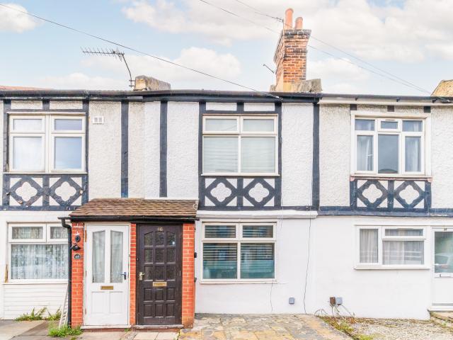 3 Bedrooms House terraced for Rent in Gloucester Road | Foxtons