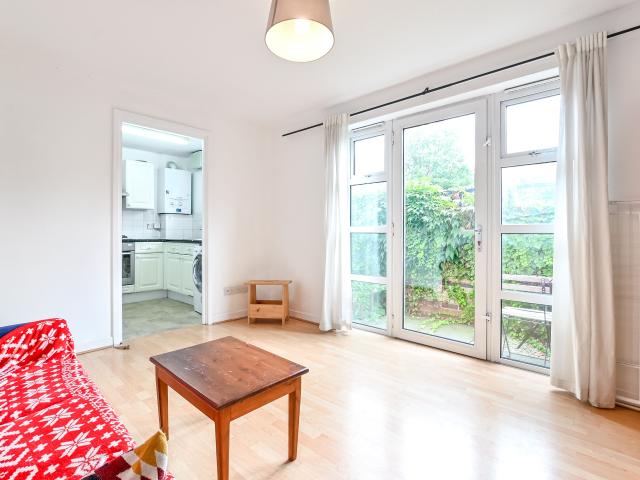 3 Bedrooms House terraced for Rent in Rainhill Way | Foxtons
