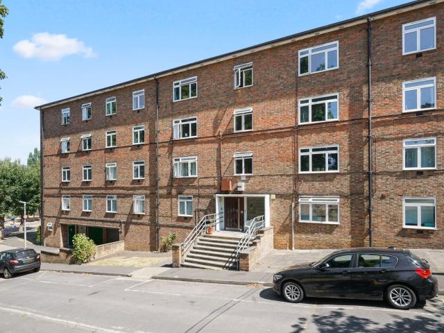 3 Bedrooms House terraced for Rent in Sydenham Hill | Foxtons