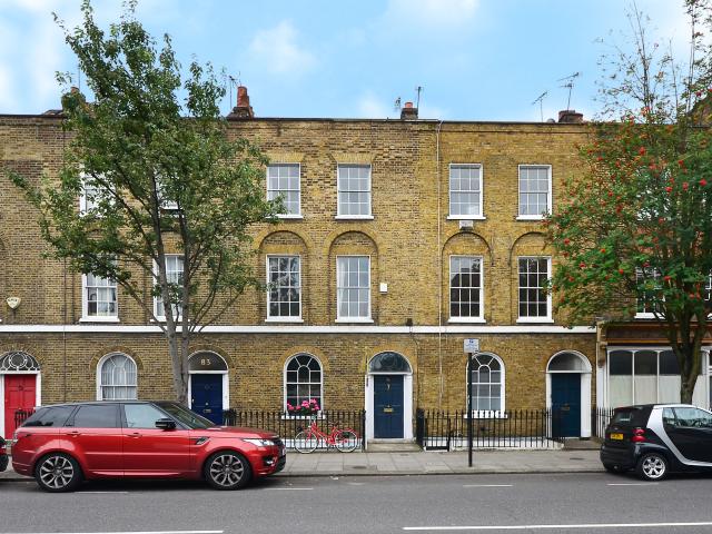 3 Bedrooms House terraced for Rent in Theberton Street | Foxtons