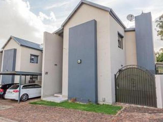 3 bedrooms house to let