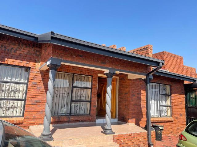 3 bedrooms house to rent in Soshanguve AA