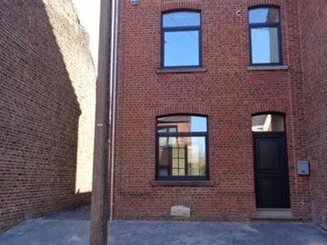 3 bedrooms house with garden and parking spot