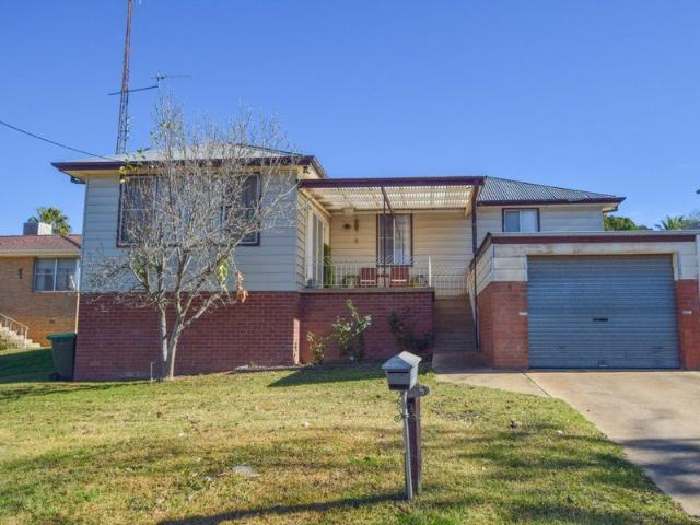 3 bedrooms in convenient location