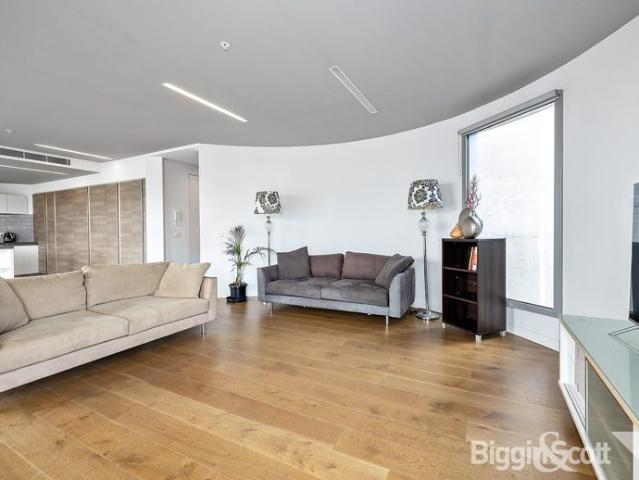 3 BEDROOMS IN THE ICONIC ISLINGTON SILOS
