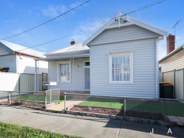 3 Bedrooms + Study I Fully Renovated I Designer Kitchen