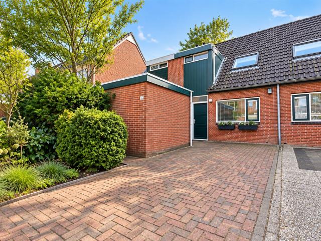 3 bedrooms Surface Area: 85m2