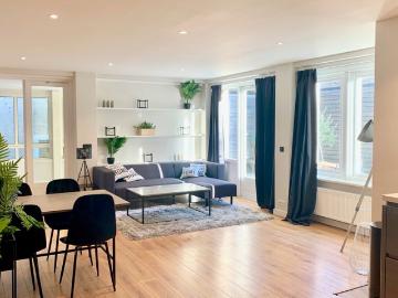 3 bedrooms Surface Area: 95m2 Furnished
