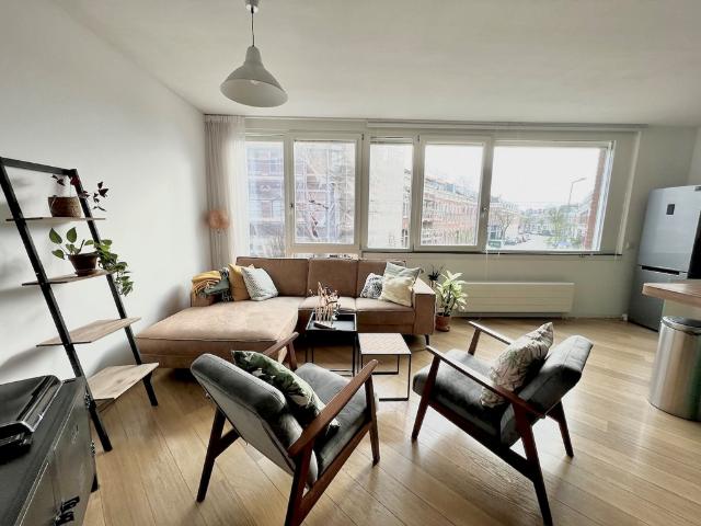 3 bedrooms Surface Area: 102m2 Furnished
