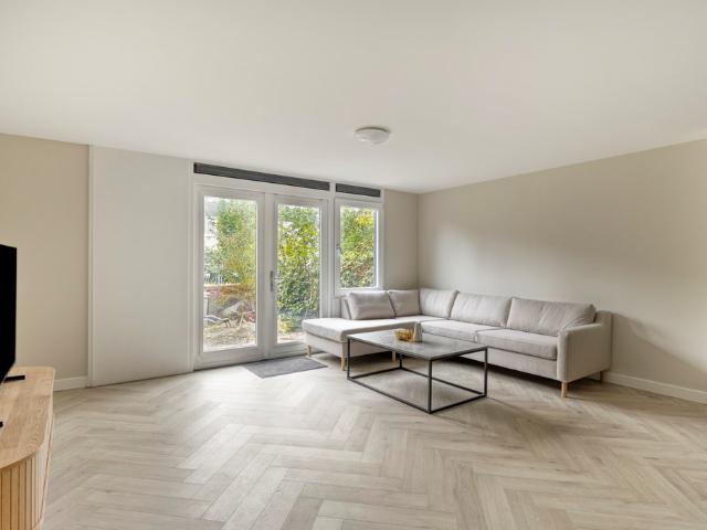 3 bedrooms Surface Area: 107m2 Furnished