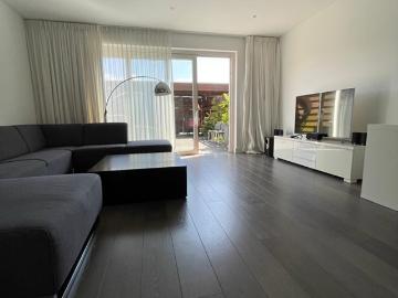 3 bedrooms Surface Area: 130m2 Furnished