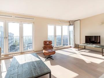 3 bedrooms Surface Area: 145m2 Furnished