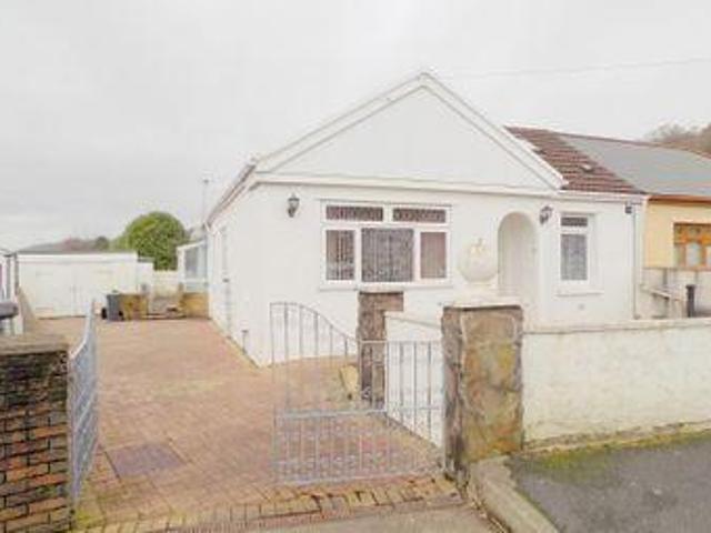 3 Bedrooms Semi detached bungalow for sale in Lon Y Nant, Glynneath, Neath, Neath Port Talbot. SA11