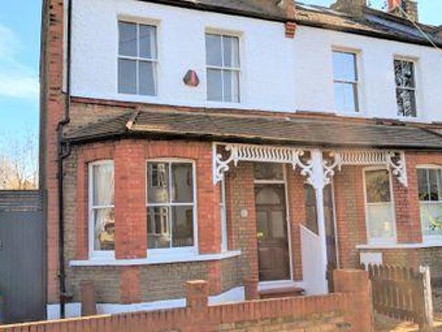 3 Bedrooms Semi detached house for rent in Atbara Road, Teddington TW11