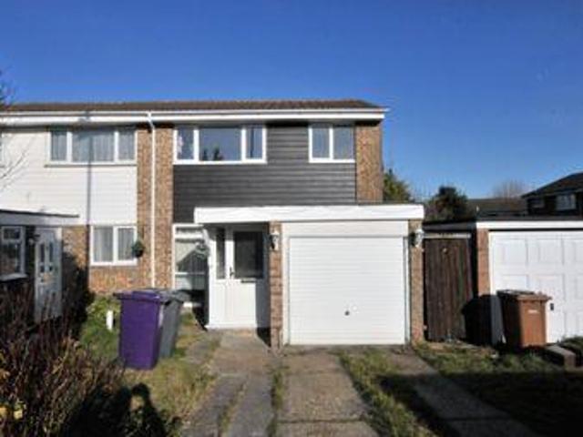 3 Bedrooms Semi detached house for rent in Burns Road, Royston SG8