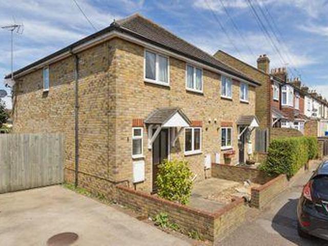3 Bedrooms Semi detached house for rent in Goodnestone Road, Sittingbourne ME10