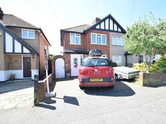 3 Bedrooms Semi detached house for rent in Harvey Road, Hillingdon UB10