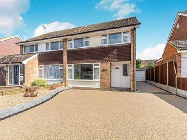 3 Bedrooms Semi detached house for rent in Shurland Avenue, Sittingbourne ME10