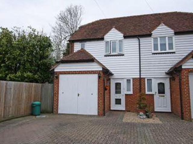 3 Bedrooms Semi detached house for sale in Abbey Mews, Robertsbridge TN32