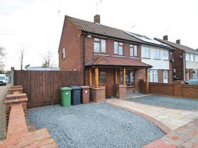 3 Bedrooms Semi detached house for sale in Bournehall Avenue, Bushey WD23