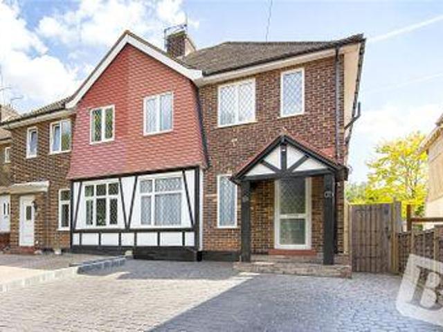 3 Bedrooms Semi detached house for sale in Bow Arrow Lane, Dartford, Kent DA2
