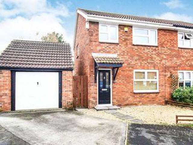 3 Bedrooms Semi detached house for sale in Baker Close, Clevedon BS21