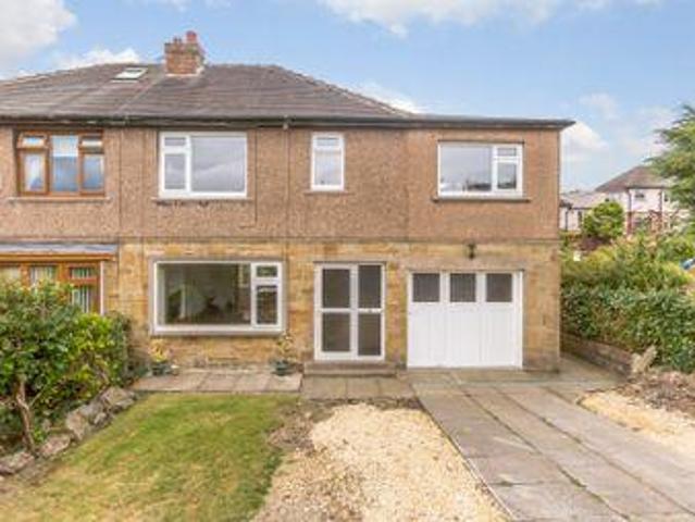 3 Bedrooms Semi detached house for sale in Belton Grove, Huddersfield HD3