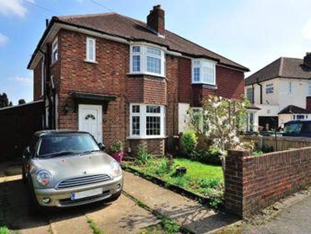 3 Bedrooms Semi detached house for sale in Berkeley Drive, West Molesey KT8