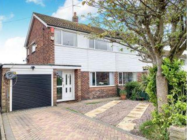 3 Bedrooms Semi detached house for sale in Grasmere Avenue, Congleton CW12