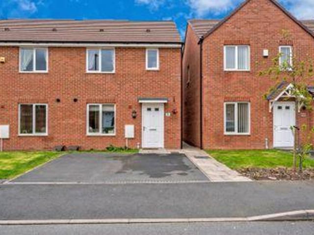 3 Bedrooms Semi detached house for sale in Grasmere Road, Willenhall WV12