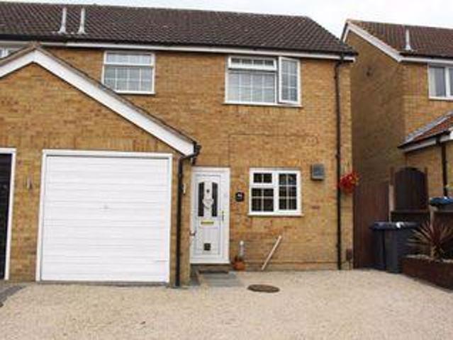 3 Bedrooms Semi detached house for sale in Elwell Avenue, Barwell, Leicester LE9