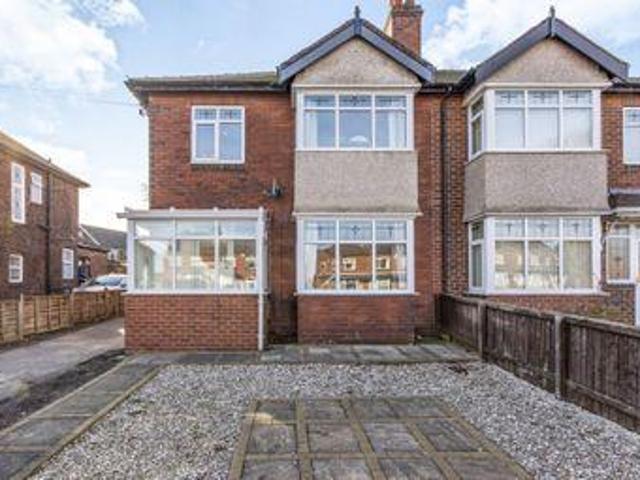 3 Bedrooms Semi detached house for sale in Kingsway, Ossett WF5