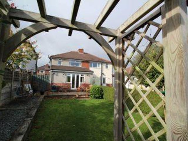 3 Bedrooms Semi detached house for sale in Hallowes Rise, Dronfield S18