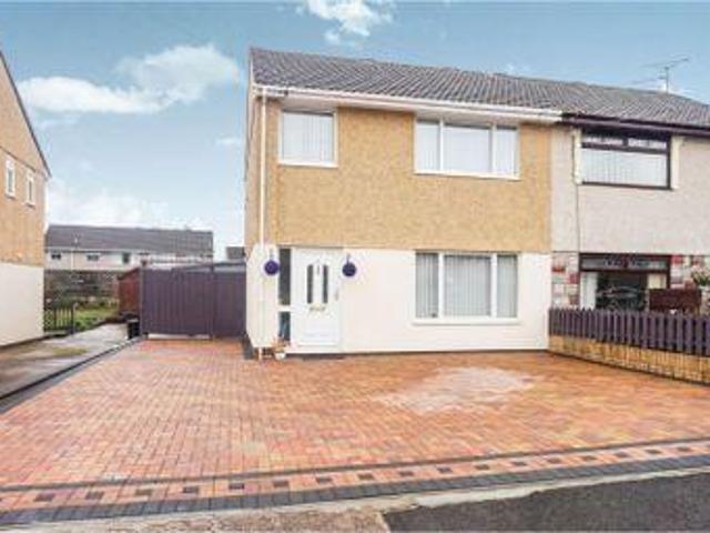 3 Bedrooms Semi detached house for sale in Heol Gelynog, Pontypridd CF38