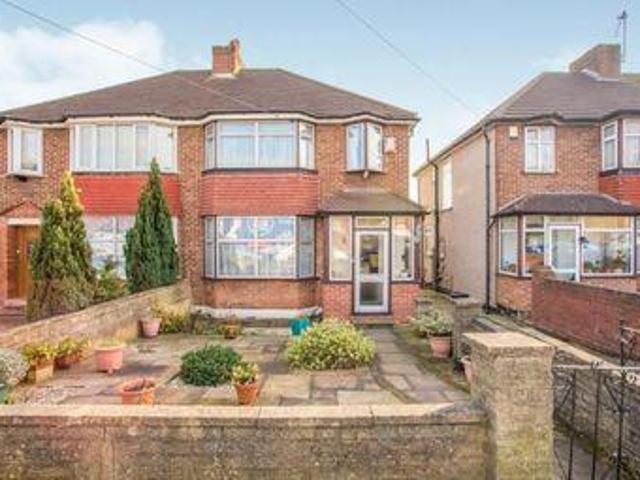 3 Bedrooms Semi detached house for sale in Montrose Avenue, Edgware HA8