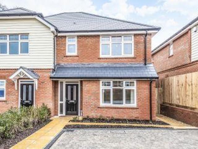 3 Bedrooms Semi detached house for sale in Nuthurst Road, Monks Gate RH13