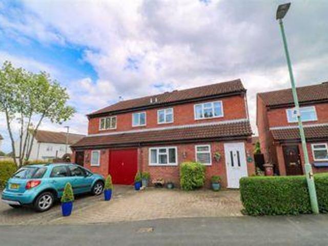 3 Bedrooms Semi detached house for sale in Shirley Road, Abbots Langley WD5